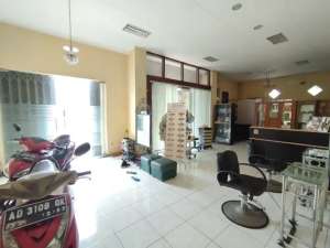 Rumah dekat Pasar Legiada Ruang Usaha Kawasan Bisnis Stabelan Banjarsari Solo, Surakarta lokasi di Surakarta Kota, tersedia melalui melalui situs Olx