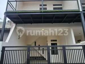 Rumah Dengan Kemudahan Fasilitas Umum Di Antapani Bandung lokasi di Bandung Kota, tersedia melalui melalui situs Olx