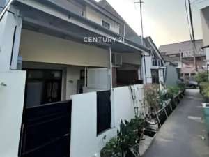 RUMAH DENGAN KOLAM RENANG JARANG ADA DI DUREN SAWIT lokasi di Jakarta Timur, tersedia melalui melalui situs Olx