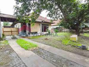 Rumah dg Halaman Luas 953m2 di jalan porosIndramayu,cocok untuk usaha Kuliner, Resto, Kantor, Bsngkel .. lokasi di Indramayu Kab., tersedia melalui melalui situs Olx