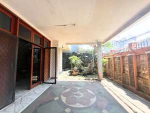 Rumah Di Cilandak Dekat Dengan Citos lokasi di Jakarta Selatan, tersedia melalui melalui situs Olx