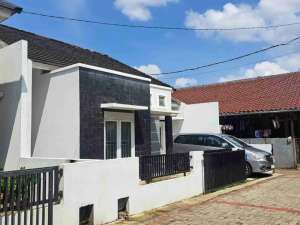Rumah di cluster puri koja samping sakura regency 1 lokasi di Bekasi Kota, tersedia melalui melalui situs Olx