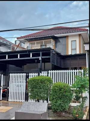 Rumah di jualdi mt haryono Balikpapan lokasi di Balikpapan Kota, tersedia melalui melalui situs Olx