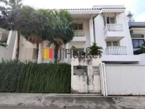 Rumah di kelapa Nias Kelapa Gading Bangunan Bergaya Traditional Modern lokasi di Jakarta Utara, tersedia melalui melalui situs Olx