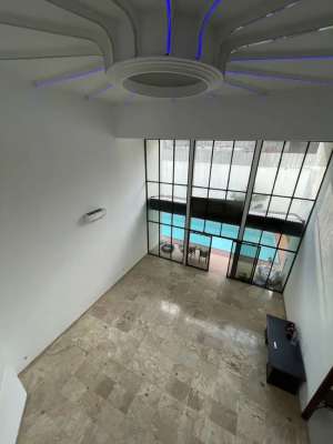 Rumah di Kemang Luas 2 Lantai Ada Kolam Renang lokasi di Jakarta Selatan, tersedia melalui melalui situs Olx