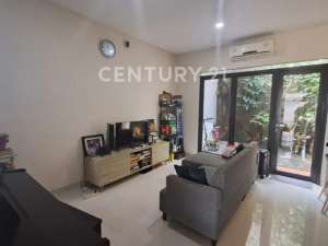 Rumah Di Lingkungan Tenang Dan Sejuk Di Sawangan lokasi di Depok Kota, tersedia melalui melalui situs Olx