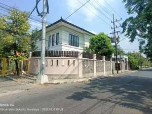 Rumah Di Manyar Rejo Surabaya Nyaman Hook Dan Ada Kolam Renang lokasi di Surabaya Kota, tersedia melalui melalui situs Olx