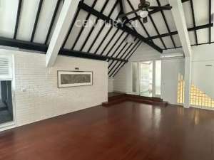 RumahDi Sewa Kan Pondok Indah Jakarta Selatan lokasi di Jakarta Selatan, tersedia melalui melalui situs Olx