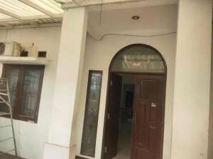 RUMAH DI SEWAKAN DUA LANTAI BISA BUAT KANTOR lokasi di Jakarta Selatan, tersedia melalui melalui situs Olx