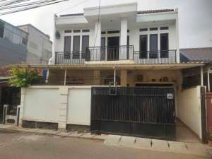 RUMAH DI SEWAKAN DUA LANTAI COCOK BUAT KANTOR lokasi di Jakarta Selatan, tersedia melalui melalui situs Olx