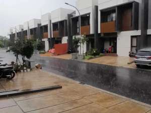 Rumah di Summarecon Crown Gading Bekasi lokasi di Bekasi Kota, tersedia melalui melalui situs Olx