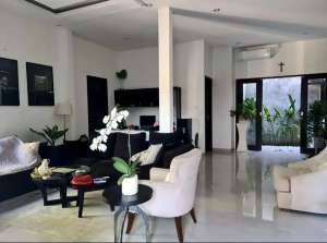 Rumah Di Taman Griya Jimbaran,Bali lokasi di Kab. Badung, tersedia melalui melalui situs Olx