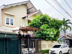 Rumah Dijual BSD Nusa Loka Sektor 14 - LT 202m, Dekat St. Ursula, Tersedia Opsi Renovasi lokasi di Tangerang Selatan Kota, tersedia melalui melalui situs Olx