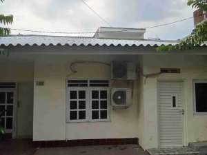 rumah dijual cepat dan tempatnya strategis di Gayungan Surabaya, jl. utama A.yani, belakang trans icon Surabaya lokasi di Surabaya Kota, tersedia melalui melalui situs Olx