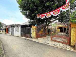 Rumah Dijual Cepat Dengan Isinya Di lingkungan AsriNyaman di Jantung Cimanggis Depok lokasi di Depok Kota, tersedia melalui melalui situs Olx