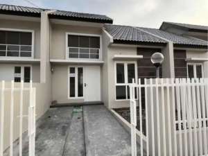 Rumah Dijual Dekat Merr Gunung Anyar Surabaya Di Alana Regency Cemandi lokasi di Surabaya Kota, tersedia melalui melalui situs Olx