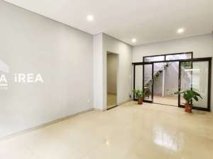 RUMAH DIJUAL DI SOLO BARAT COLOMADU DEKAT THE ALANA HOTEL SOLO lokasi di Surakarta Kota, tersedia melalui melalui situs Olx