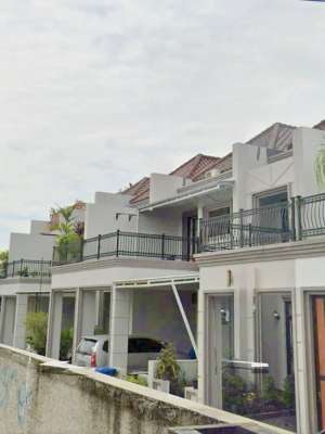 Rumah Dijual Di Tanah Baru Dekat Pintu Tol Dan Kampus UI Strategis lokasi di Depok Kota, tersedia melalui melalui situs Olx