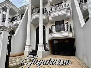 RUMAH DIJUAL EROPA CLASSIC 10 MENIT KE CILANDAK KKO JAGAKARSA lokasi di Jakarta Selatan, tersedia melalui melalui situs Olx