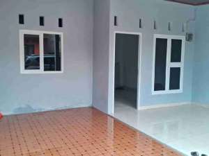 Rumah dijual rapi siap huni perumahan strategis dekat Stasiun LT 72 SHM bisa KPR lokasi di Jakarta Selatan, tersedia melalui melalui situs Olx