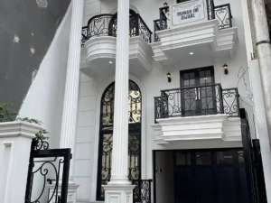 RUMAH DIJUAL SIAP HUNI DI JAGAKARSA DEKAT CILANDAK LOKASI TERDEPAN lokasi di Depok Kota, tersedia melalui melalui situs Olx