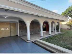 rumah dijualsolo di NusukanBanjarsari Surakarta lokasi di Surakarta Kota, tersedia melalui melalui situs Olx