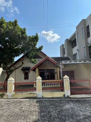 Rumah Disewa Di Banyumanik Semarang Dekat Pintu Tol Banyumanik lokasi di Semarang Kota, tersedia melalui melalui situs Olx