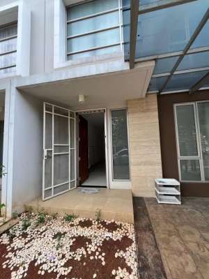 Rumah Disewa Golf Island 6x15m 3br Siap Huni at PIK Jakarta Utara lokasi di Jakarta Utara, tersedia melalui melalui situs Olx