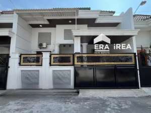 RUMAH DISEWAKAN DI SUKOHARJO DEKAT DENGAN ALFAMIDI SUPER GENTAN lokasi di Surakarta Kota, tersedia melalui melalui situs Olx