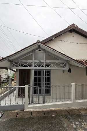 Rumah Disewakan Dikontrakan Ulujami Pesanggrahan Jaksel lokasi di Jakarta Selatan, tersedia melalui melalui situs Olx