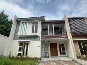Rumah dlm perum jl. kaliurang km 8 lokasi di Sleman Kab., tersedia melalui melalui situs Olx