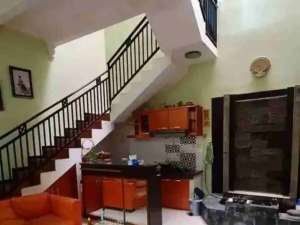 RUMAH DUA LANTAI SULFAT PURWANTORO MALANG lokasi di Malang Kota, tersedia melalui melalui situs Olx