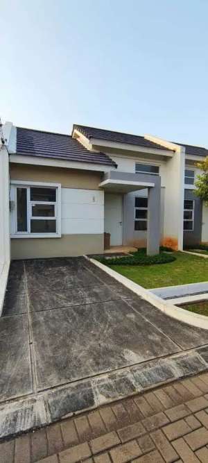 Rumah Elite di kawasan mewah dekat jalan tol strategis lokasi di Karawang Kab., tersedia melalui melalui situs Olx