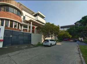 Rumah ex kantor Pluit luas 1.328 m, parkiran luas, rapi lokasi di Jakarta Utara, tersedia melalui melalui situs Olx