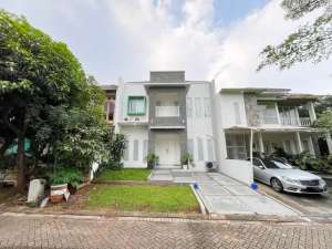 Rumah Free Renov dekat Trans Studio Cibubur di Bekasi Siap KPR J-23295 lokasi di Jakarta Timur, tersedia melalui melalui situs Olx