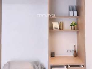 Rumah Full Furnished Bergaya Modern Di Cluster Semayang JGC lokasi di Jakarta Timur, tersedia melalui melalui situs Olx