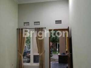 Rumah FULL PERABOT PERMATA JINGGA MALANG lokasi di Malang Kota, tersedia melalui melalui situs Olx