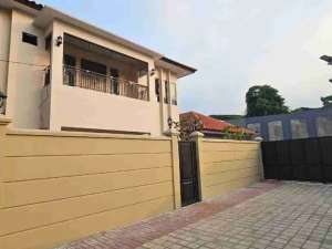 Rumah Full Renov Gandaria Kebayoran Baru lokasi di Jakarta Selatan, tersedia melalui melalui situs Olx