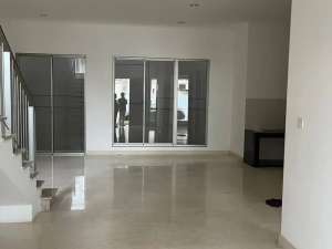 Rumah Golf Island PIK Ukuran 8x12,5 Jarang Ada Kosongan Ada AC lokasi di Jakarta Utara, tersedia melalui melalui situs Olx