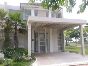 Rumah Grand Pakuwon North Victoria lokasi di Surabaya Kota, tersedia melalui melalui situs Olx