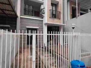 Rumah Gress 2Lt Full Renovasi Siap Huni di Alana Regency Tambak Oso dekat ITS, OER MERR, Galaxy, RS Mitra Keluarga lokasi di Surabaya Kota, tersedia melalui melalui situs Olx
