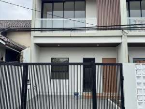 Rumah Hade Baru di Kopo dekat CIgondewah Holis Cijerah MIKO Tol RS Maranatha lokasi di Bandung Kota, tersedia melalui melalui situs Olx