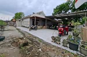 Rumah halaman luas solo baru lokasi di Surakarta Kota, tersedia melalui melalui situs Olx