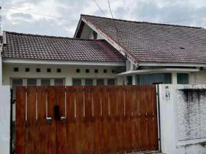 Rumah Hitung Tanah di Komplek Migas Kemanggisan Binus Jakarta Barat , tersedia melalui melalui situs Olx