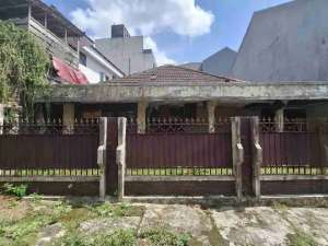 RUMAH HITUNG TANAH DI PAKUBOWONO KEBAYORAN BARU JAKARTA SELATAN lokasi di Jakarta Selatan, tersedia melalui melalui situs Olx