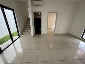 Rumah Hook 3Lt 7x12m Tipe 3kt 2km Maison De Wisteria Metland Menteng lokasi di Jakarta Timur, tersedia melalui melalui situs Olx