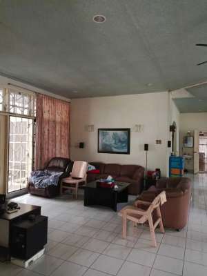 Rumah Hook Daerah Jl Labu lokasi di Medan Kota, tersedia melalui melalui situs Olx