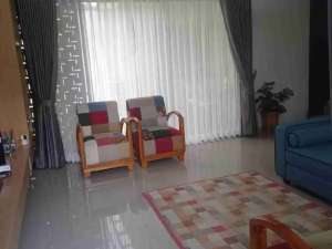 Rumah hook Flora semi furnishedtipe Fanya lebar 8 m dengan KT 41dan KM 31 lokasi di Bandung Kota, tersedia melalui melalui situs Olx