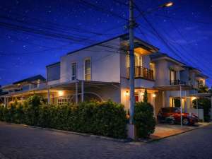 Rumah Hook Full Furnished 2 Lantai di La Margas Residence Dekat Tol SerojaLingkungan PremiumDesain Interior Unik lokasi di Bandung Kab., tersedia melalui melalui situs Olx