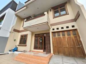 RUMAH HRG MENARIK SUNTER PARADISE TAHAP 2 10X18 TIMUR JL LEBAR 3 MOBIL JARANG ADA lokasi di Jakarta Utara, tersedia melalui melalui situs Olx